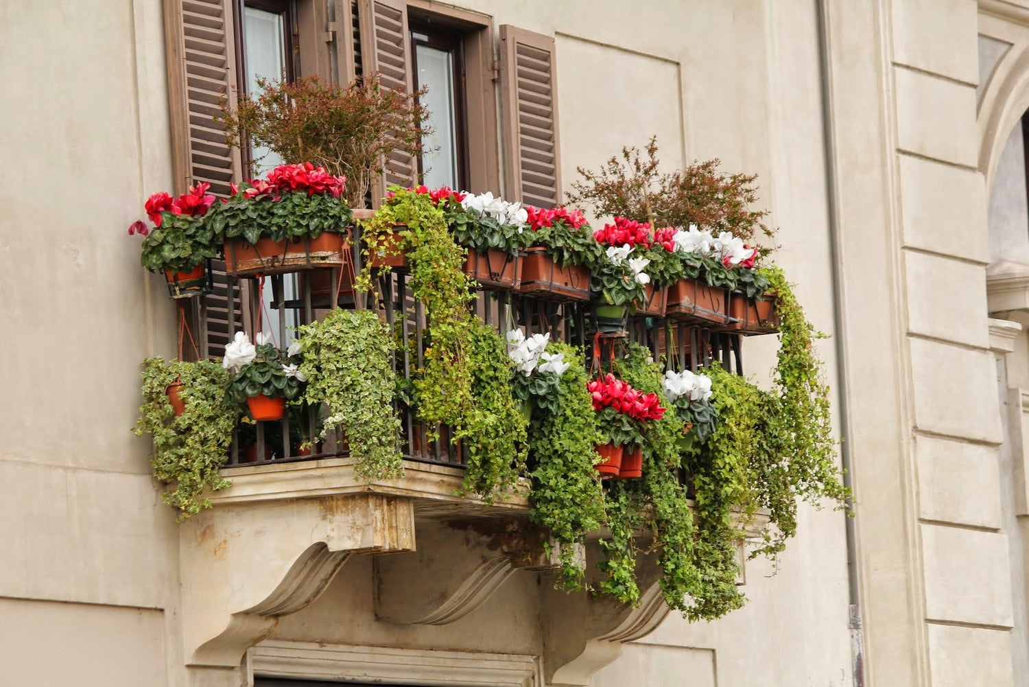 Comment cacher le vis-à-vis d'un balcon ? – Blog BUT